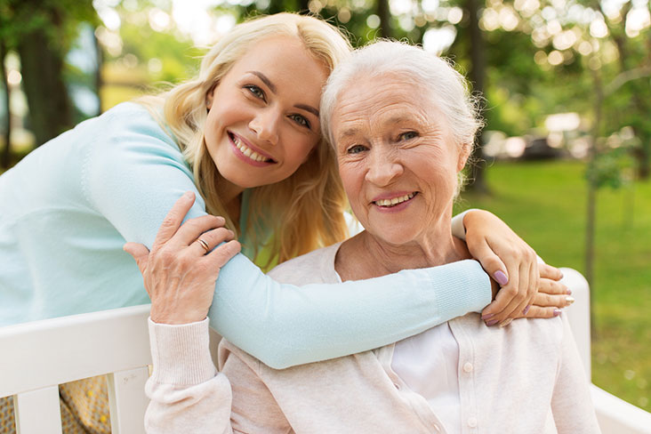Aprenda cómo hacer la vida más fácil con consejos generales de seguridad en el hogar para personas mayores