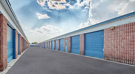 StorageMart on Alliance Rd in Pickering Drive-Up Units