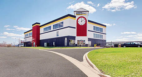 StorageMart on Butterfield Road in Hillside Self Storage