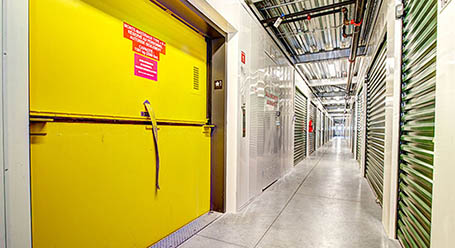 StorageMart on Montee Masson in Laval Elevator Access