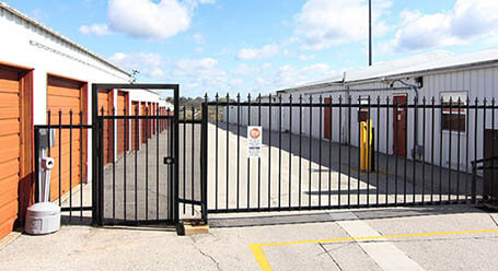 StorageMart on Rue Galvani in Quebec Gated Access