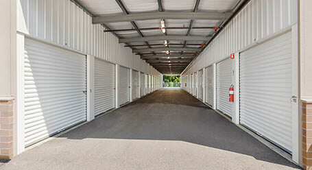 StorageMart on Stoughton Ave in Chaska Drive-thru Loading Bay