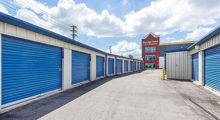 StorageMart on Todd Baylis Boulevard in York Drive-Up Units